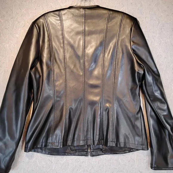 Tres You Vegan Faux Leather Tailored 2  Pocket Lined Moto Jacket in Size Large - Picture 2 of 9